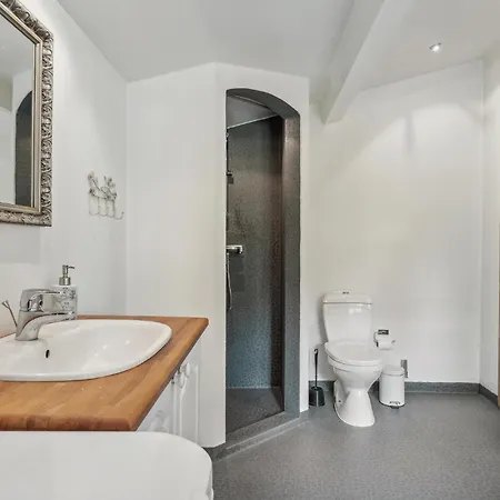 Beautiful Home In Hojslev With Wifi *