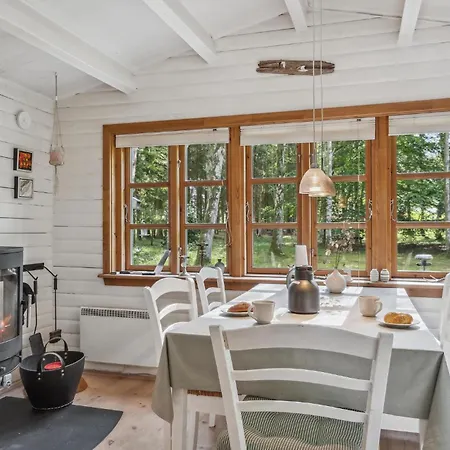 Beautiful Home In Hojslev With Wifi 度假居