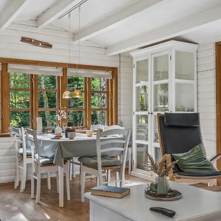 度假居 Beautiful Home In Hojslev With Wifi *