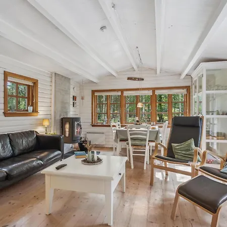 Beautiful Home In Hojslev With Wifi 度假居